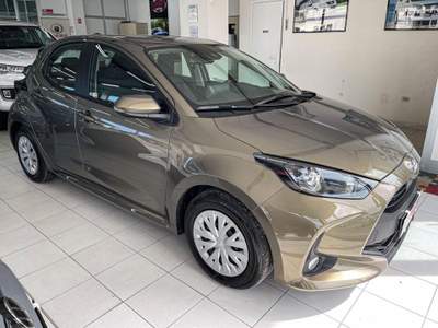 Toyota Yaris 1.5 Hybrid 5 porte Active Bronzo usata Pisa