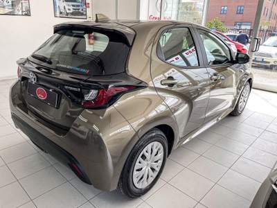 Toyota Yaris 1.5 Hybrid 5 porte Active Bronzo usata Pisa