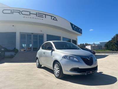 Lancia Ypsilon 1.3 MJT 16V 80 CV 5 porte S&S Gold Grigio usata Poggiardo