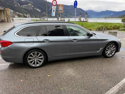 BMW Serie 5 520d d Touring Luxury Grigio usata Capriolo
