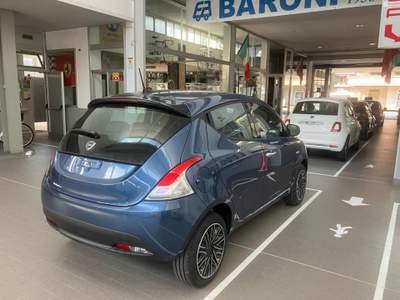 Lancia Ypsilon 1.0 Hybrid SILVER 2024 Km0 Blu/Azzurro usata Bareggio