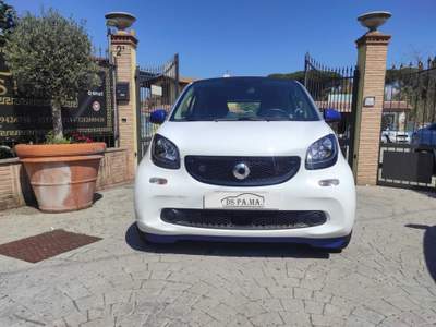 Smart ForTwo Smart ForTwo EQ Youngster NEOPATENTATI Bianco usata FRASCATI