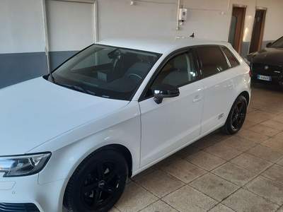 Audi A3 Audi a3 cc16 116cv tdi anno 2020 Bianco usata Poggiomarino