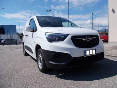 Opel Combo Cargo 1.5 Diesel 100CV PC 3 POSTI Edition Bianco usata SAN VENDEMIANO
