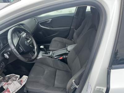 Volvo V40 D2 'eco' Momentum Bianco usata SAN GIORGIO PIACENTINO