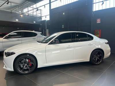 Alfa Romeo Giulia 2.2 Turbodiesel 210 CV AT8 AWD Q4 Tributo Italiano Bianco usata Vercelli