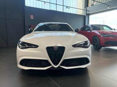 Alfa Romeo Giulia 2.2 Turbodiesel 210 CV AT8 AWD Q4 Tributo Italiano Bianco usata Vercelli