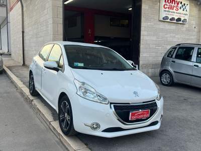 Peugeot 208 auto in ottime condizioni usata Cerignola