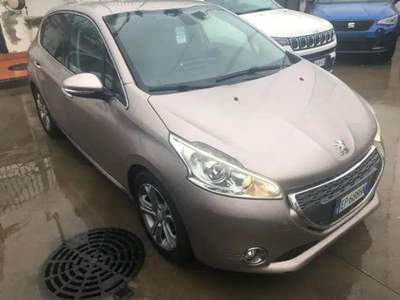 Peugeot 208 1.2 VTi 82 CV 5 porte Allure Grigio usata Torino