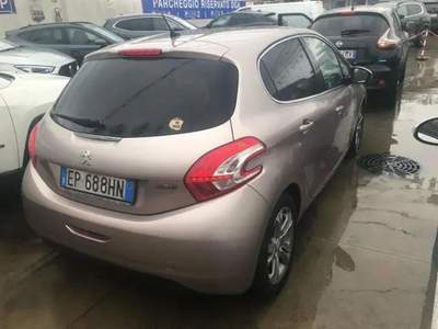 Peugeot 208 1.2 VTi 82 CV 5 porte Allure Grigio usata Torino
