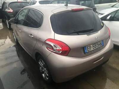 Peugeot 208 1.2 VTi 82 CV 5 porte Allure Grigio usata Torino