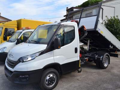Iveco Daily MY24 35C16 3.0 GRU HC38 E RIBALTABILE GEMELLATO Bianco usata COMACCHIO