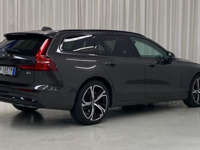 Volvo V60 B4 (d) automatico Plus Dark Grigio usata Saronno