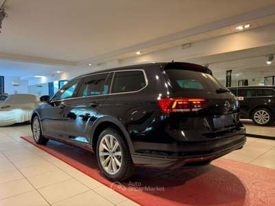 Volkswagen Passat 2.0 tdi 150cv dsg CRUISE CONTROL ADATTIVO Nero usata CONEGLIANO