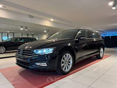 Volkswagen Passat 2.0 tdi 150cv dsg CRUISE CONTROL ADATTIVO Nero usata CONEGLIANO