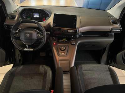 Peugeot Rifter BlueHDi 130 S&S EAT8 GT Line Standard NAVI Nero usata Voghera