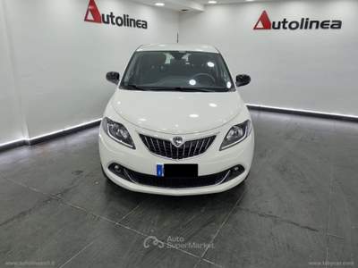 Lancia Ypsilon Ypsilon 1.0 FireFly 5p.S&S Hyb. Eco Gold Bianco usata Lusciano