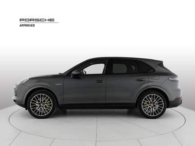 Porsche Cayenne 3.0 V6 E-Hybrid Grigio usata Milano