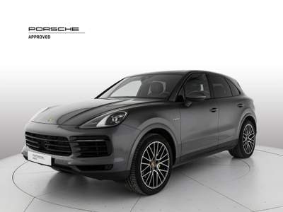 Porsche Cayenne 3.0 V6 E-Hybrid Grigio usata Milano