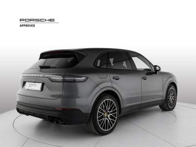 Porsche Cayenne 3.0 V6 E-Hybrid Grigio usata Milano