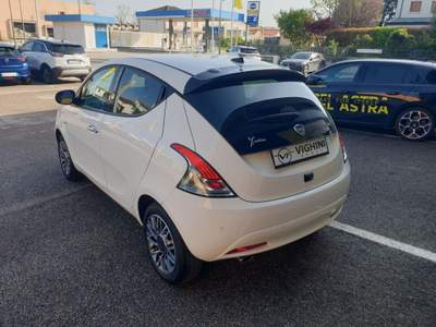 Lancia Ypsilon 1.0 FireFly 5 porte S&S Hybrid Gold Bianco usata Sanguinetto