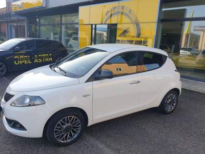 Lancia Ypsilon 1.0 FireFly 5 porte S&S Hybrid Gold Bianco usata Sanguinetto