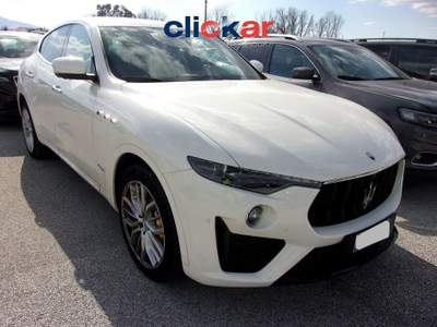 Maserati Levante V6 AWD Gransport * OPT X 19.000 ?! * Bianco usata Latisana