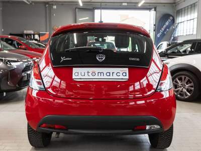 Lancia Ypsilon 1.0 FireFly 5 porte S&S Hybrid Ecochic Silver Rosso usata Silea