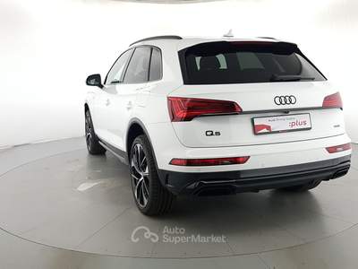 Audi Q5 Audi   identity black 55 tfsi e quattro 270(367) kw(cv) s tronic Bianco usata Milano