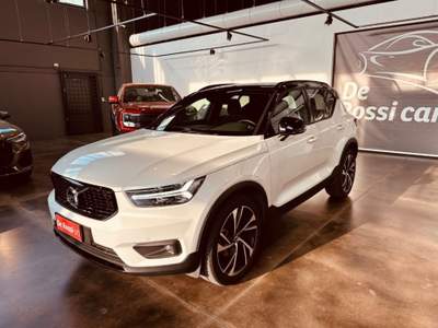 Volvo XC40 D4 AWD Geartronic R-design Bianco usata Vedelago