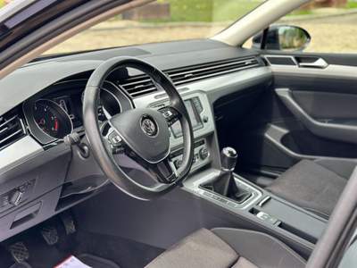Volkswagen Passat 1.6 TDI BMT 120cv (Navi/APP/BT) Nero usata Castellaneta