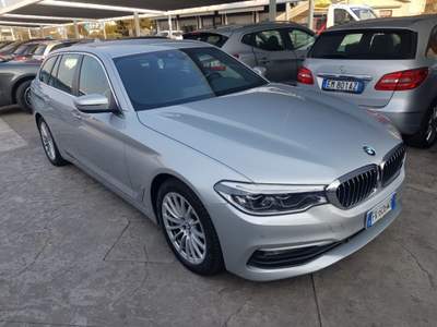 BMW Serie 5 530d d xDrive 249CV Touring Luxury Grigio usata Sesto San Giovanni
