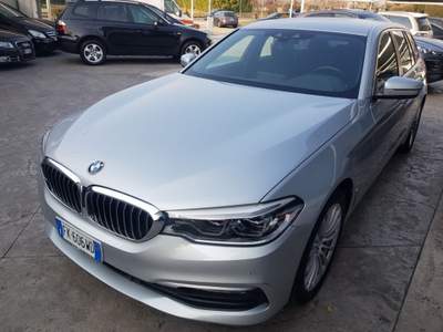 BMW Serie 5 530d d xDrive 249CV Touring Luxury Grigio usata Sesto San Giovanni