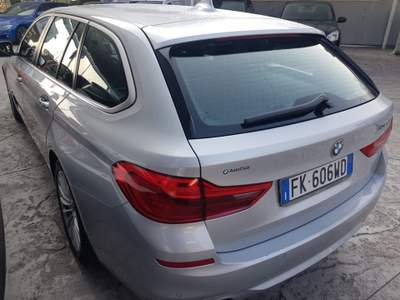 BMW Serie 5 530d d xDrive 249CV Touring Luxury Grigio usata Sesto San Giovanni