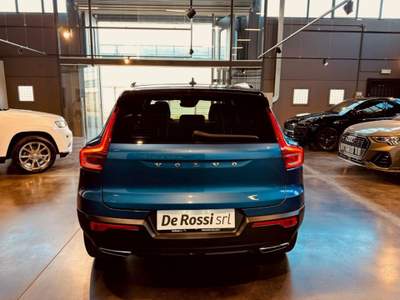 Volvo XC40 D4 AWD Geartronic R-design Blu/Azzurro usata Vedelago