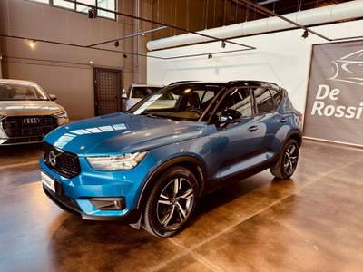 Volvo XC40 D4 AWD Geartronic R-design Blu/Azzurro usata Vedelago