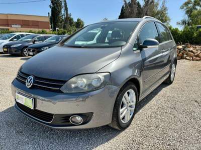 Volkswagen Golf 2.0 TDI 140CV DPF DSG Highline Grigio usata Lecce