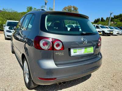Volkswagen Golf 2.0 TDI 140CV DPF DSG Highline Grigio usata Lecce