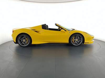 Ferrari F8 Spider Giallo usata Corciano