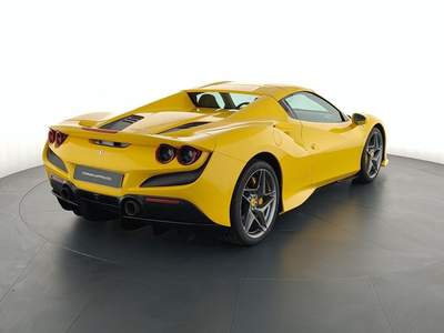 Ferrari F8 Spider Giallo usata Corciano