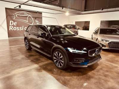 Volvo V60 Cross Country B4 (d) AWD Geartronic  Pro Nero usata Vedelago