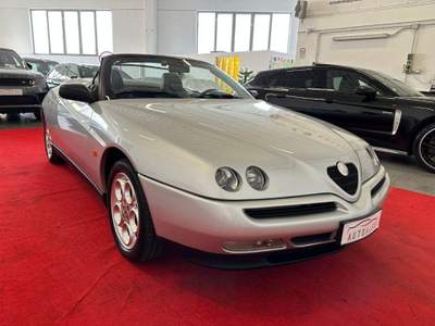 Alfa Romeo Spider Spider 3.0 V6 iscritta ad ASI "Pininfarina" Argento usata Casarsa della Delizia