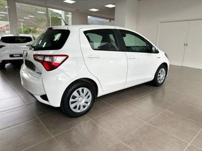 Toyota Yaris 1.5 Hybrid 5 porte Cool Bianco usata Nola