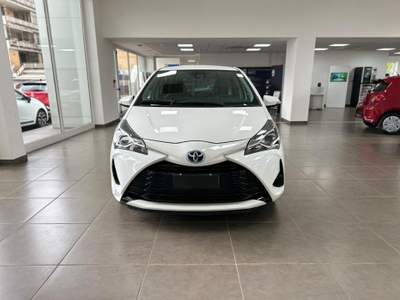 Toyota Yaris 1.5 Hybrid 5 porte Cool Bianco usata Nola