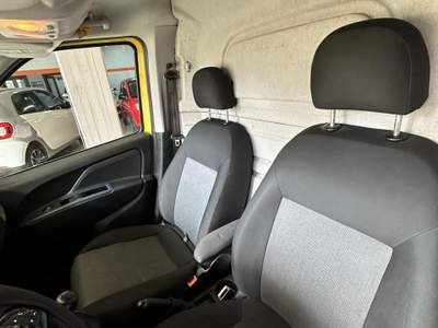 Fiat Doblò BUONE CONDIZIONI Giallo usata Aprilia