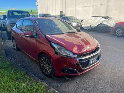 Peugeot 208 auto incidentata Lilla usata TORINO