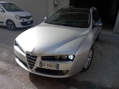 Alfa Romeo 159 tagliandata e revisionata nessun lavoro da eseguire Argento usata GRUGLIASCO