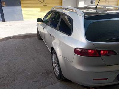Alfa Romeo 159 tagliandata e revisionata nessun lavoro da eseguire Argento usata GRUGLIASCO