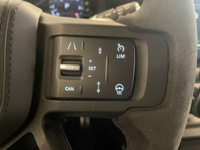 Land Rover Defender 110 5.0 V8 525 CV AWD Auto Nero usata Grumello del Monte
