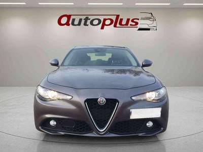 Alfa Romeo Giulia 2.2  SUPER 180 CV AT8 Bronzo usata Penne